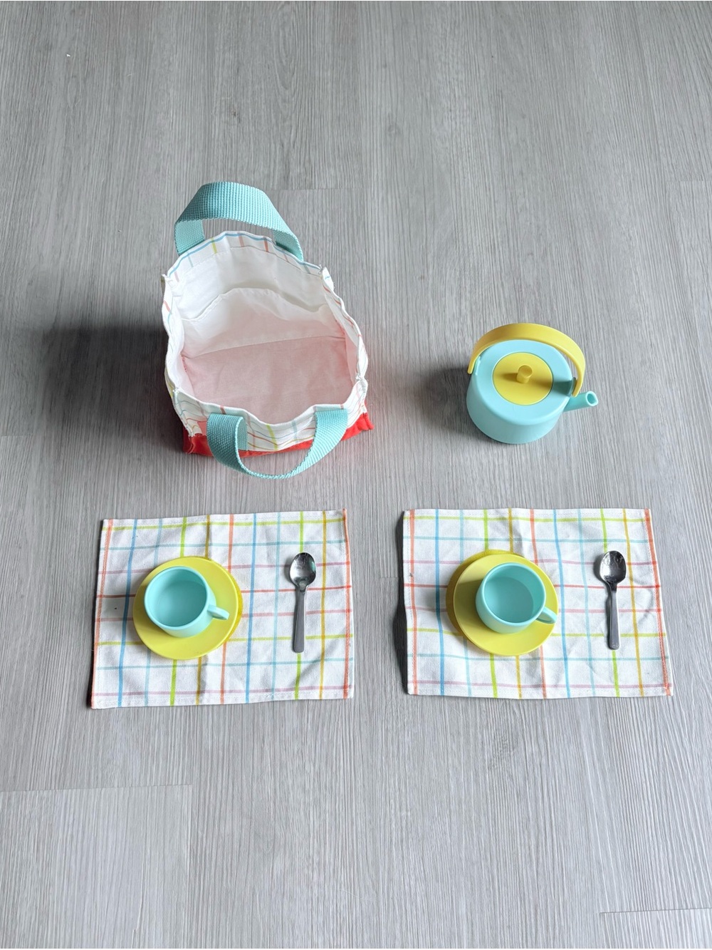 Lovevery Picnic Set